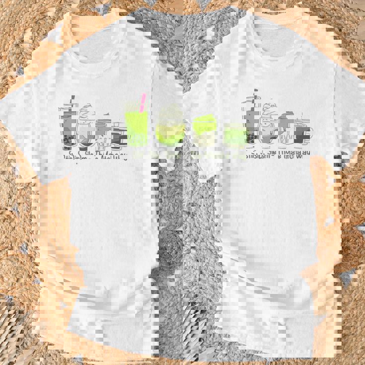 クリーミーダルゴナ抹茶ボバティー、スマイル、抹茶の方法 Tシャツ 高齢者への贈り物