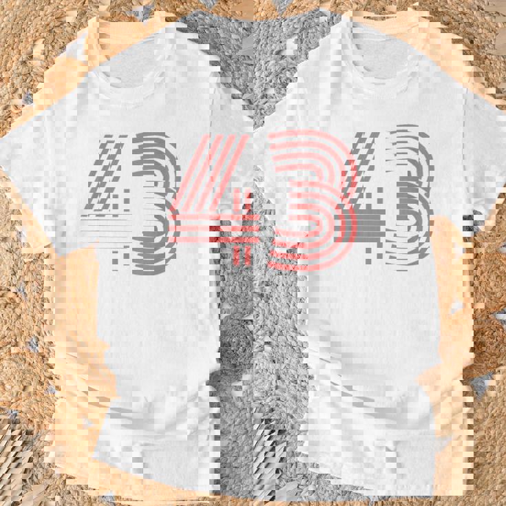 クールなレトロなレタリングジャージ、背番号43 Fourtythree Tシャツ 高齢者への贈り物