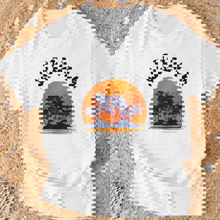 ケララ インド Tシャツ 高齢者への贈り物