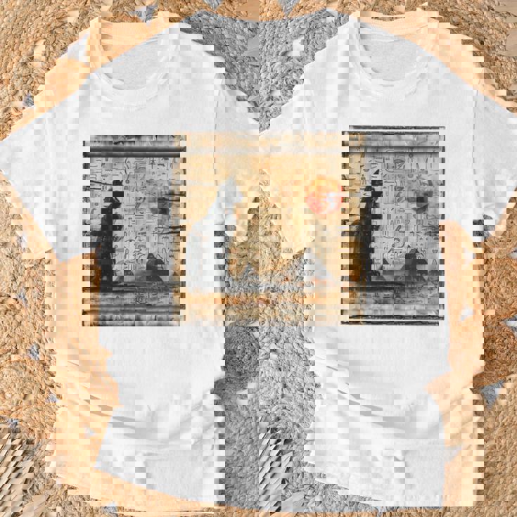 サンセット ピラミッド パピルス スクロール 砂漠 エジプトアート 猫 長袖tシャツ Tシャツ 高齢者への贈り物