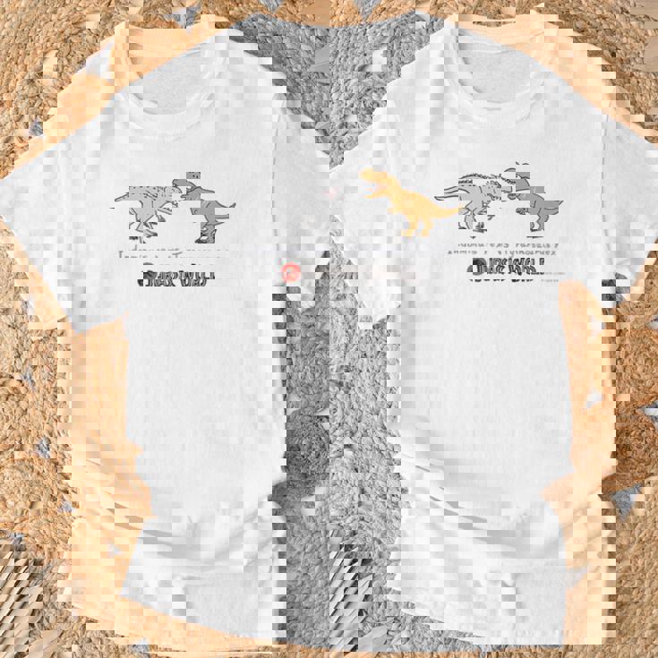 ジュラシック・ワールド インドミナスvsティラノサウルス Loose Illust Tシャツ 高齢者への贈り物