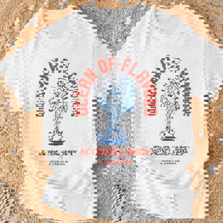 ストレンジャー・シングス スクープ アホイ スターコート アイスクリーム味 レトロ Tシャツ 高齢者への贈り物