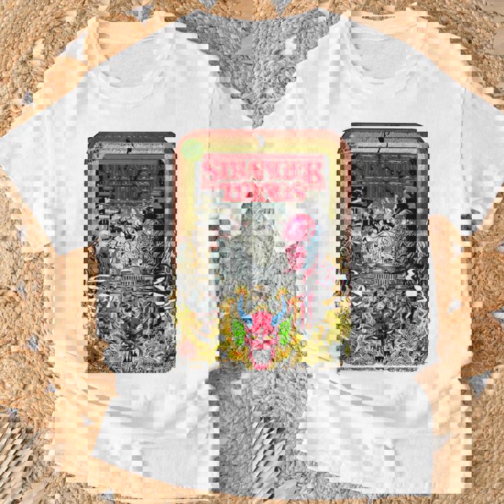 ストレンジャー・シングス プロモコミック The Partyecna セピア ヴィンテージ Tシャツ 高齢者への贈り物