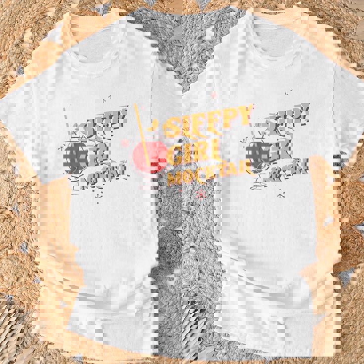 スリーピーガール モクテルクラブ レトロ ウェルネス キュート ファッショントレンド Tシャツ 高齢者への贈り物