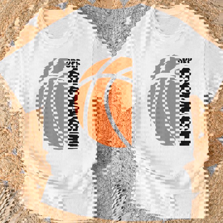 スーパー コーチ バスケットボール スポーツ バスケットボール コーチ Basketball Coach Tシャツ 高齢者への贈り物