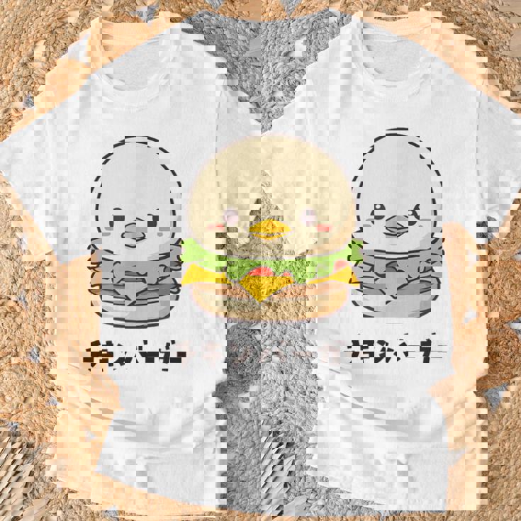 チキンバーガー ハンバーガー ひよこ 雛 鶏 鳥 チキン 動物 ネタ おもしろ おもろい 面白い お笑い かわいい Tシャツ 高齢者への贈り物