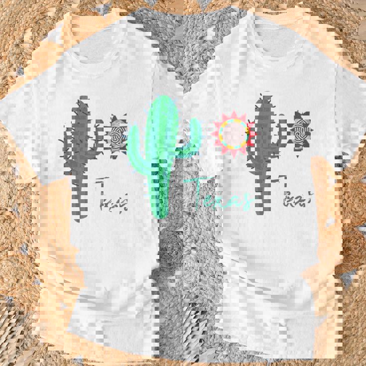 テキサス キュート 気まぐれなサボテン 南西部の太陽 砂漠 バケーション Tシャツ 高齢者への贈り物