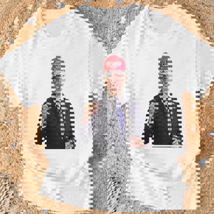 トランプの帽子をかぶったバイデンの陽気なグラフィック 長袖tシャツ Tシャツ 高齢者への贈り物