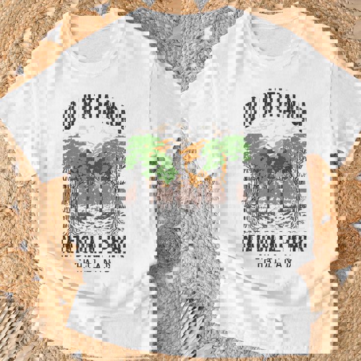 ドイインタノン国立公園タイ Tシャツ 高齢者への贈り物