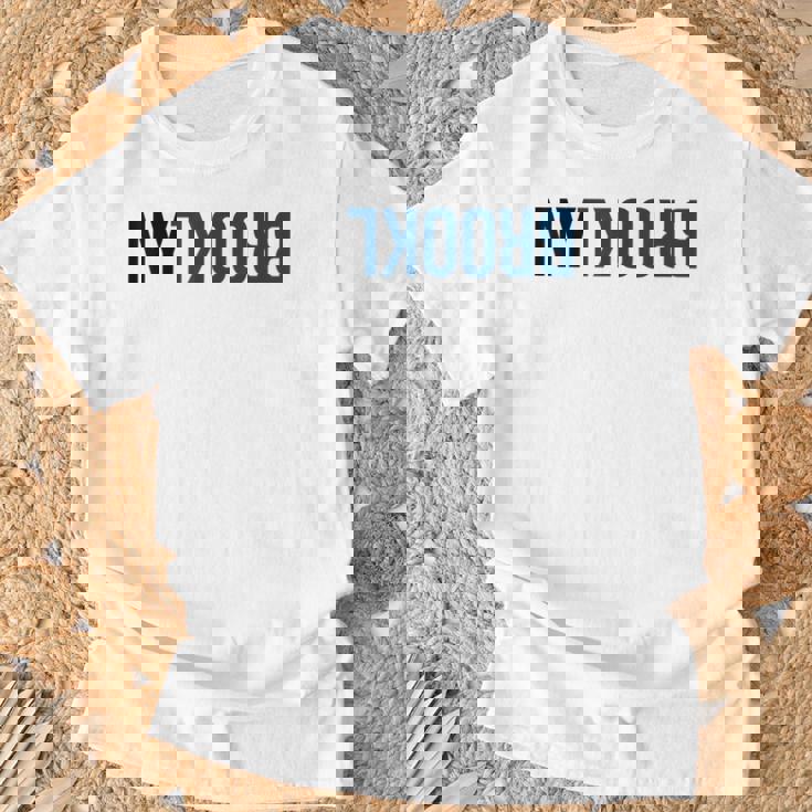 ニューヨークのファンのためのニューヨークブルックリンクリエイティブフリップデザイン Tシャツ 高齢者への贈り物