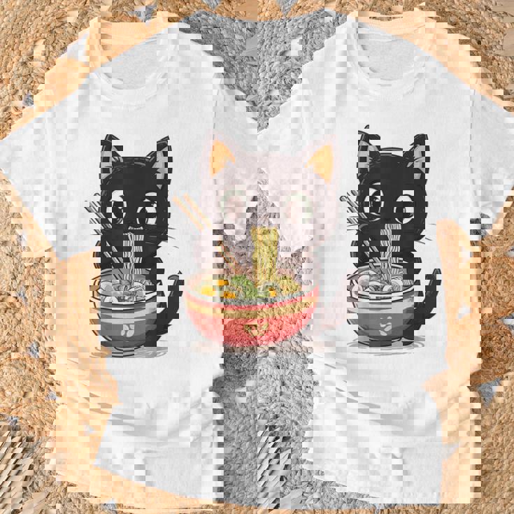 ヌードルキャット黒猫ラーメンデザイン Tシャツ 高齢者への贈り物