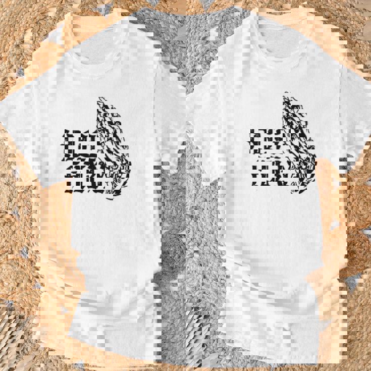 バック プリントを見る Idle Fury Don't Crykeleton Praying 泣かないで 祈る骸骨 Tシャツ 高齢者への贈り物