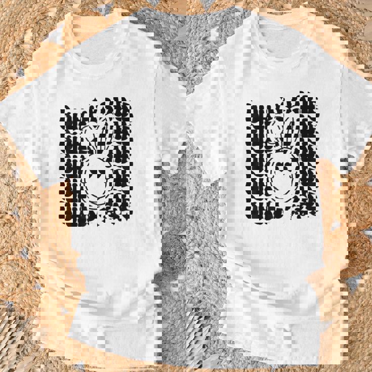 バニー ベイブ イースター サンデー レトロ グルービー 春 Tシャツ 高齢者への贈り物