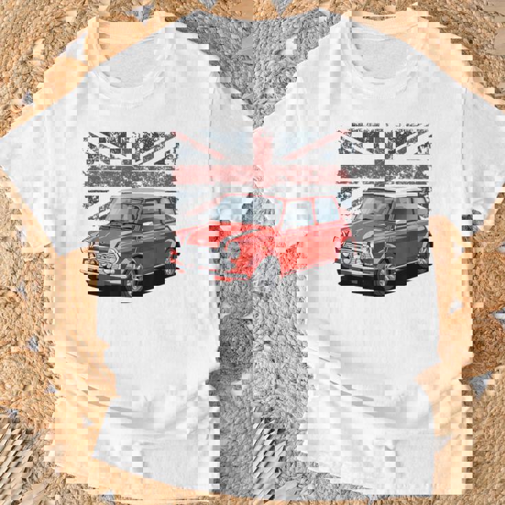 ブリティッシュクラシックカー レッドミニスポーツカー Tシャツ 高齢者への贈り物