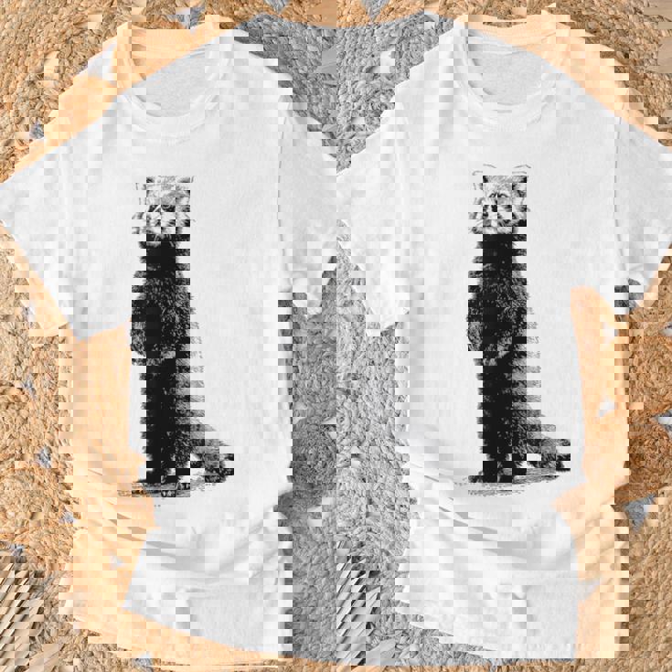 ミニマリストデザインのレッサーパンダ Tシャツ 高齢者への贈り物