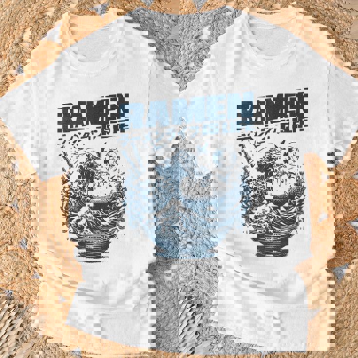 ラーメンは人生、マンガアニメオタクジャパンかわいいラーメン Tシャツ 高齢者への贈り物