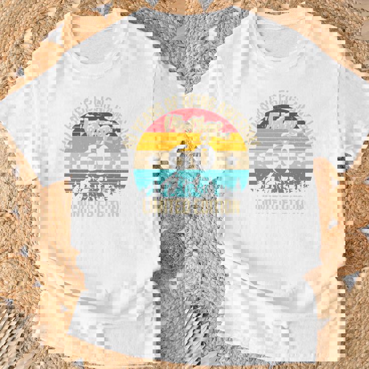 レトロ ヴィンテージ 60歳 誕生日プレゼント 60年間の素晴らしさ 長袖tシャツ Tシャツ 高齢者への贈り物
