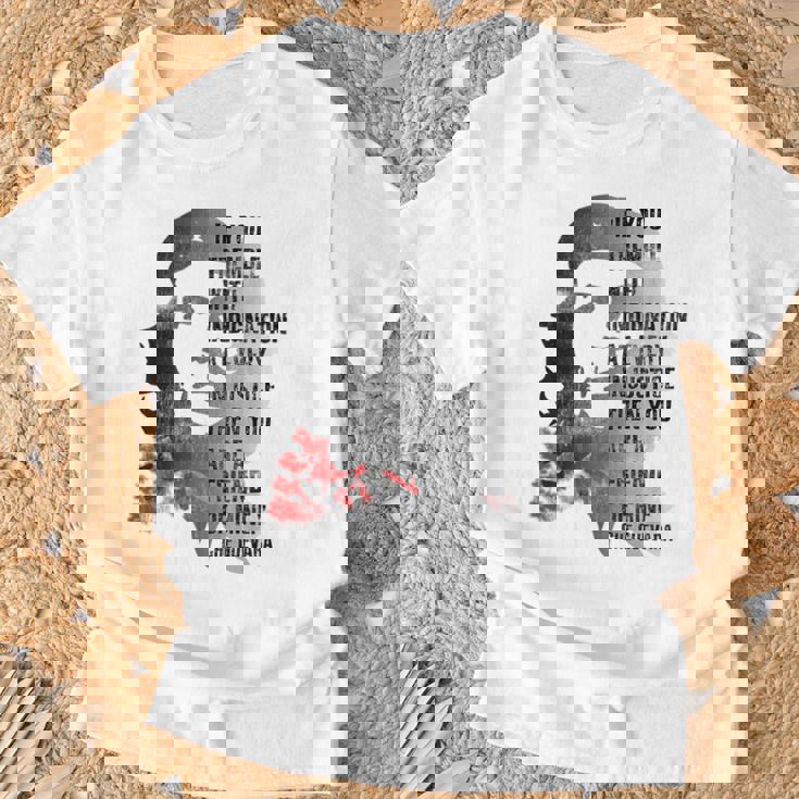 レトロなチェ・ゲバラのアドマイヤーズ革命の名言。ミーム Tシャツ 高齢者への贈り物