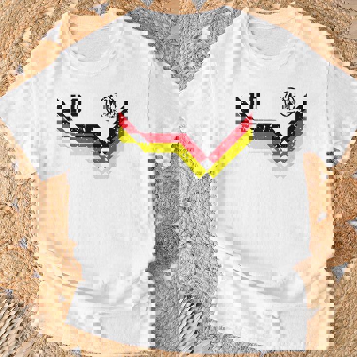 レトロなドイツシャツサッカージャージードイツ Tシャツ 高齢者への贈り物