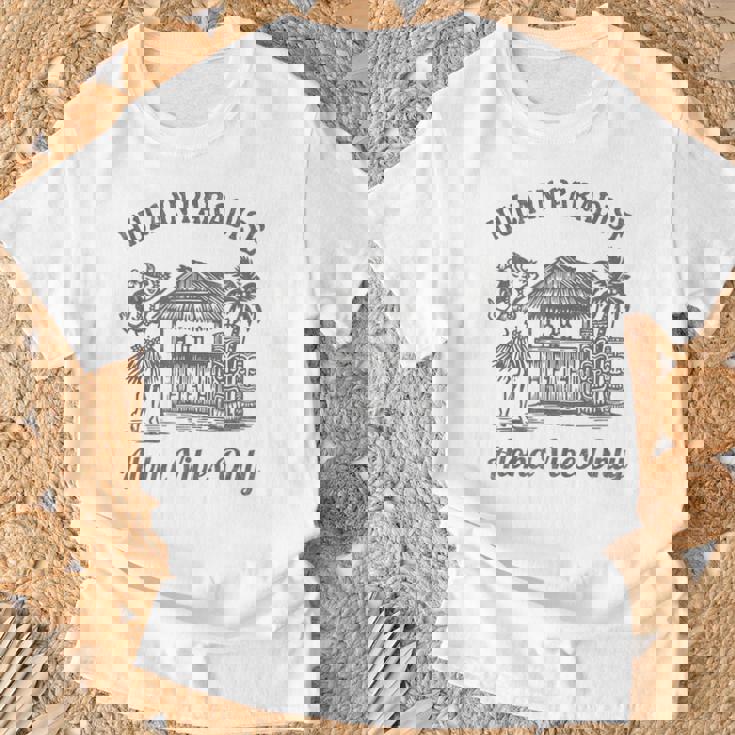 ヴィンテージ ハワイアン フラティキ トロピカル アロハ バイブ レトロ アイランド Tシャツ 高齢者への贈り物