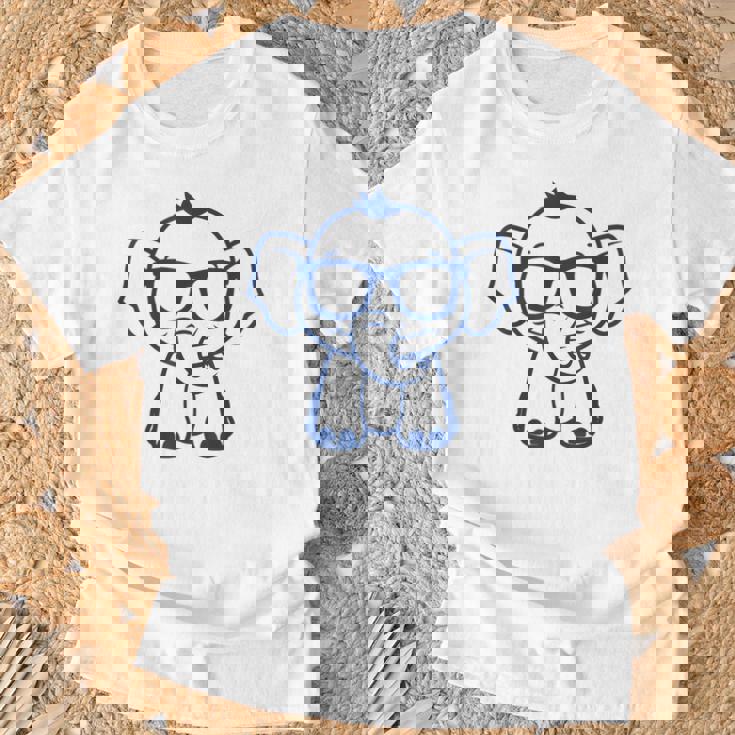 動物かわいいシンプルなサングラスをかけた小さな象の赤ちゃん Tシャツ 高齢者への贈り物