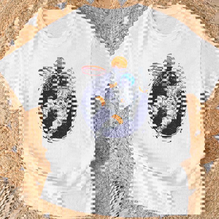 宇宙飛行士 バスケットボール 宇宙 ボール 惑星 銀河 Tシャツ 高齢者への贈り物