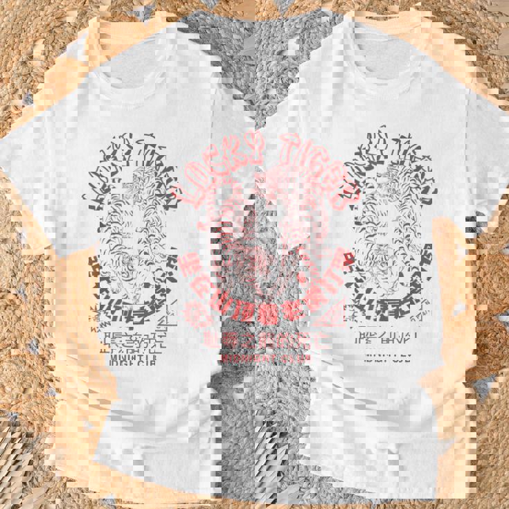 寅年 中華 テイクアウト 料理 アジアン タトゥー レトロ ラーメン Tシャツ 高齢者への贈り物