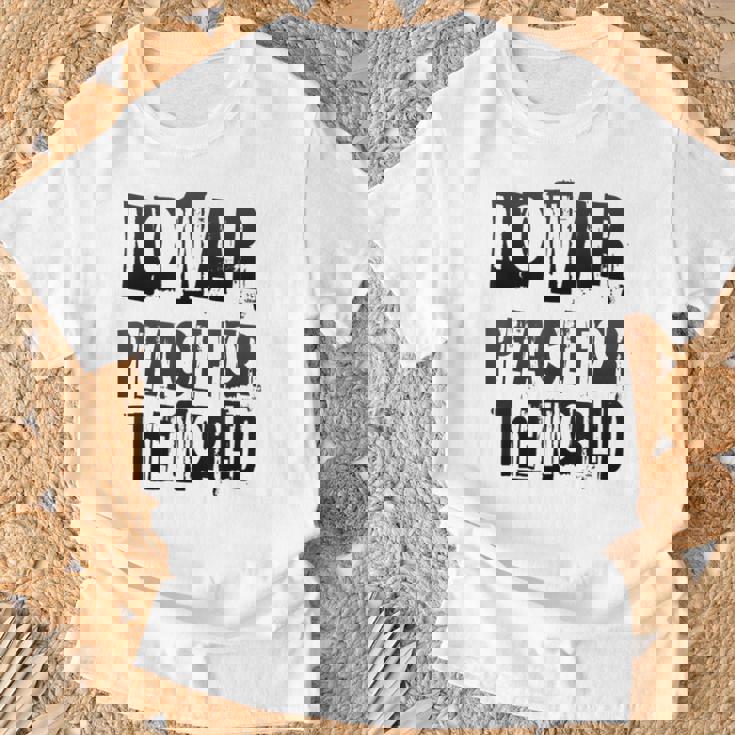 戦争禁止、平和、反戦、戦争禁止 Tシャツ 高齢者への贈り物