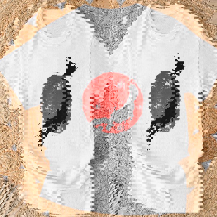 日本 赤 太陽 日本 列島 地図 かっこいい 国旗 スタイル Tシャツ 高齢者への贈り物