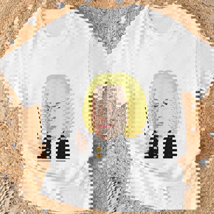 楽しい音楽コンダクターシャツ クールバッハ クラシカル音楽作曲家 Tシャツ 高齢者への贈り物