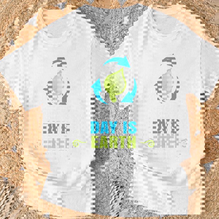 毎日のハッピーアースデイtシャツはアースデイのリサイクルです Tシャツ 高齢者への贈り物