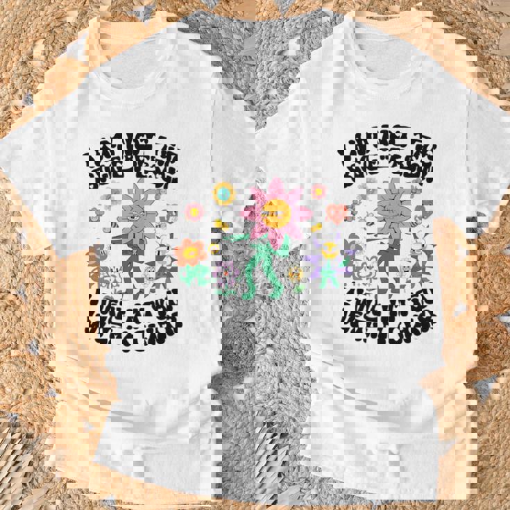 私は大柄な人間じゃないよ椅子で殴るぞおかしい 長袖tシャツ Tシャツ 高齢者への贈り物