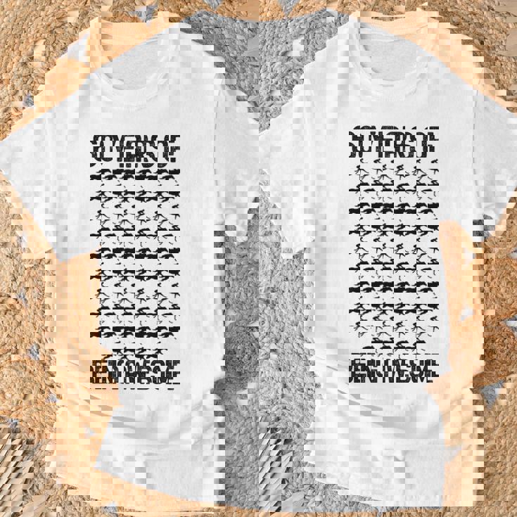 競馬 還暦 面白いtシャツ 馬 ウマ 還暦祝い 60歳 父の日 おもしろ 服 メンズ グッズ 大人 父 男性 Tシャツ 高齢者への贈り物