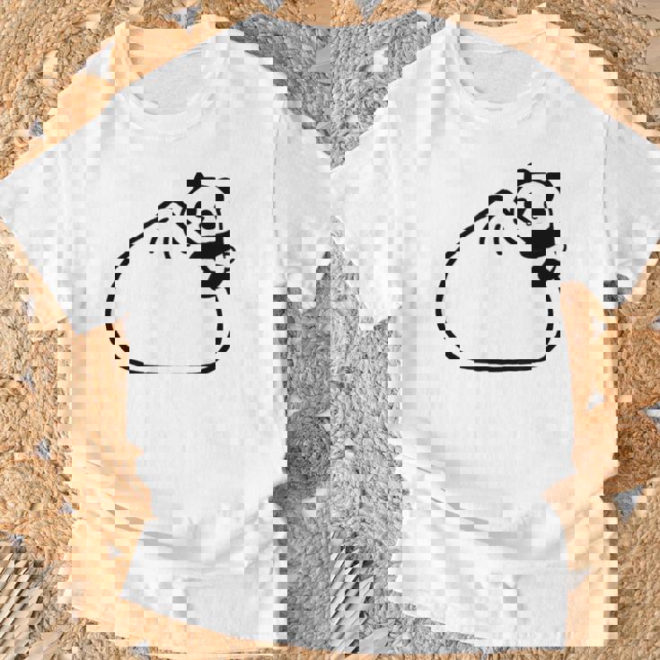 肉まんに抱きつくパンダ かわいい チャイナ 白黒 Panda Meat Bun Tシャツ 高齢者への贈り物