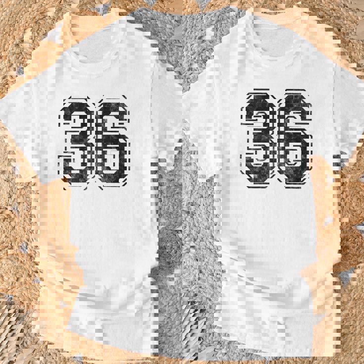 背中に36番。 Tシャツ 高齢者への贈り物