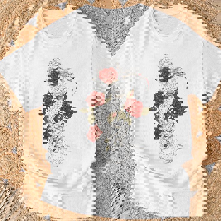 蛇爬虫類 蛇 バラ 花 爬虫類 ギフト Tシャツ 高齢者への贈り物