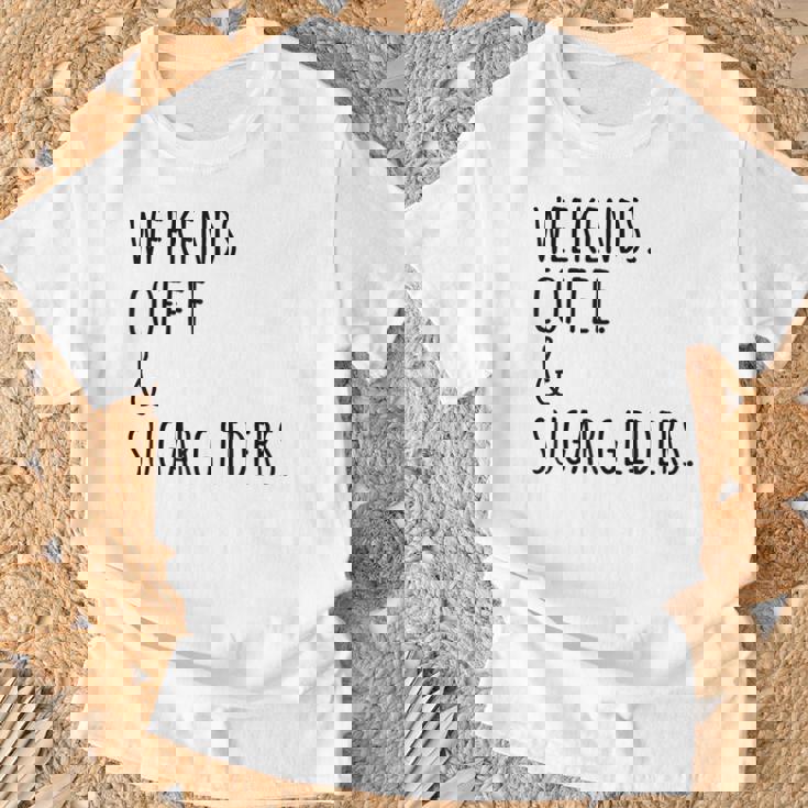 週末コーヒーフクロモモンガペット Tシャツ 高齢者への贈り物