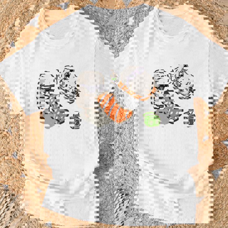 面白い寿司 ビーチで日光浴 Tシャツ 高齢者への贈り物