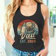 Dad Est 2026 年のパパ 初めての父の日 若いパパ 新しいパパ タンクトップ