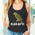 かわいいカカポの鳥が木に座っている タンクトップ