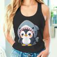 サメのコスチュームを着た面白いペンギン タンクトップ