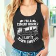 スムーズに敷設する 面白いコンクリート作業員 タンクトップ