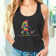 ビッグフットと犬の絆 – Furever Friends Forever タンクトップ