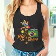 リオデジャネイロブラジルヴィンテージサンバカーニバルダンサーと旗 タンクトップ
