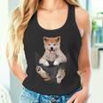 秋田愛好家のためのポケットの中の面白い秋田犬 タンクトップ