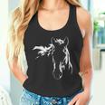 馬好きのためのエレガントな馬のシルエットのグラフィックアートデザイン。 タンクトップ
