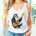 ベースギターを弾くペンギン ペンギン タンクトップ
