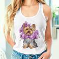 花を持つヨークシャー テリア 長袖tシャツ タンクトップ