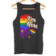 I'm Hers &He's Mine 虹のハート Lgbtq プライド デザイン タンクトップ