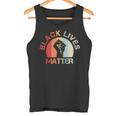 Lives Matter Raised Fist Retrointage No Racism タンクトップ